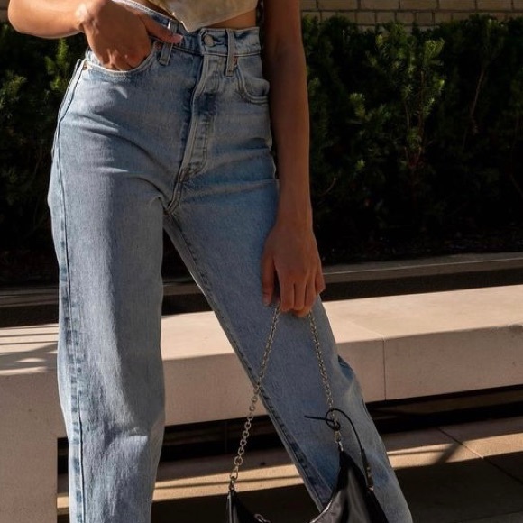 Levi’s Ribcage Straight Ankle Jeans - Picture 11 of 13